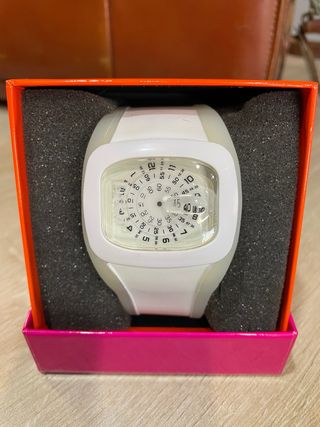 Reloj blanco moderno