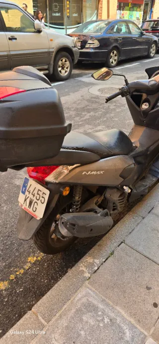 Yamaha nmax 125 en buen estado  revisiones al dia
