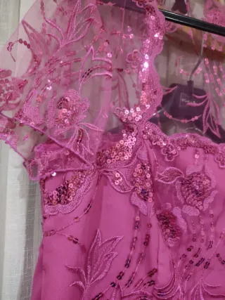 Traje de fiesta fucsia con pedrería Madrina T48