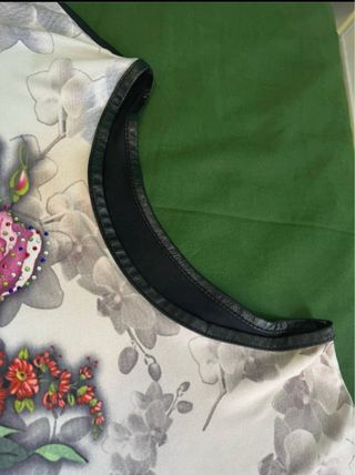 T-shirt donna fantasia fiori, animalier e strass