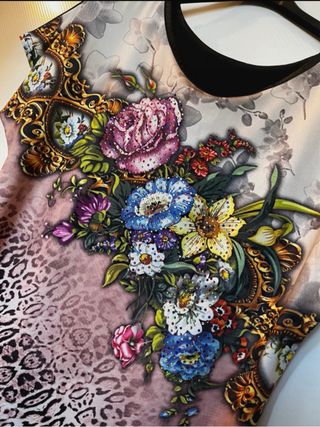 T-shirt donna fantasia fiori, animalier e strass