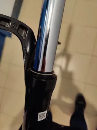 Horquilla SR Suntour XCM 29 con bloqueo remoto