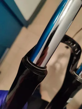 Horquilla SR Suntour XCM 29 con bloqueo remoto