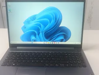 Ordenador portátil Lenovo IdeaPad Slim 3