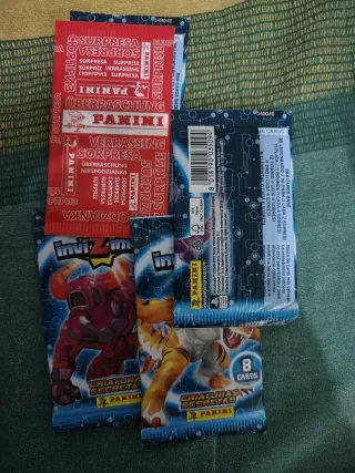 Sobres sellados InviZimals Panini x4