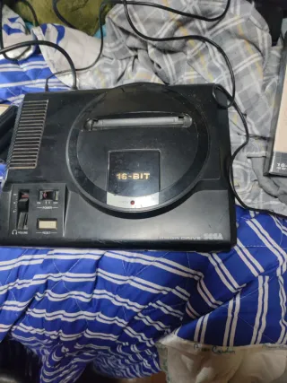 Nintendo NES Beige con mandos Sega Megadrive