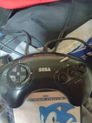 Nintendo NES Beige con mandos Sega Megadrive