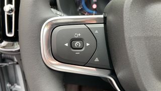 VOLVO XC40 XC40 B4 PLUS DARK
