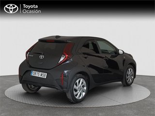 TOYOTA Aygo X Cross Play