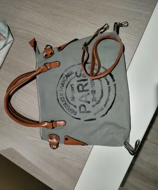 Bolso Lona gris con Detalles Marrones