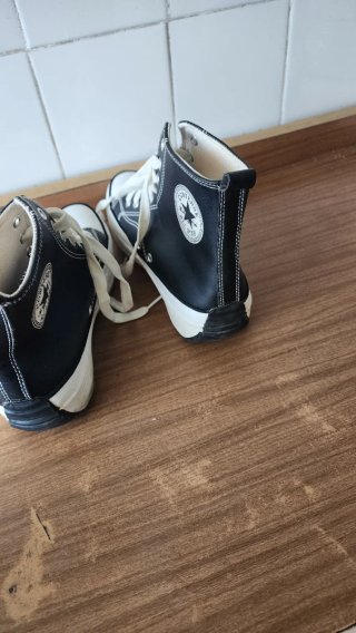 Converse All Star Talla 41 Negras y Blancas