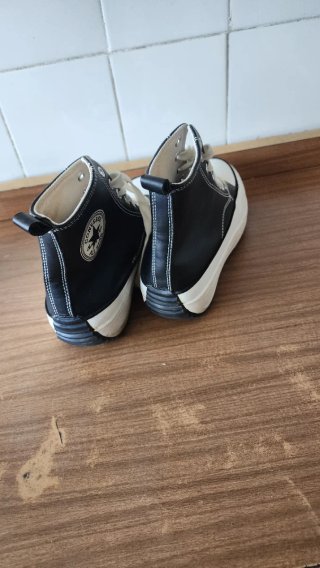 Converse All Star Talla 41 Negras y Blancas