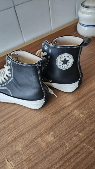 Converse All Star Talla 41 Negras y Blancas