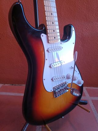 SX Stratocaster mejorada. Nueva