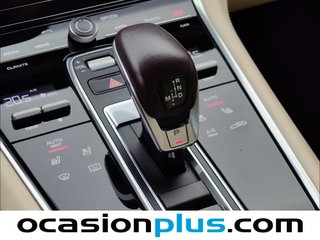 Porsche Panamera Turbo 404 kW (550 CV)