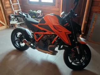 KTM 1390 Super Duke R Naranja/Negra