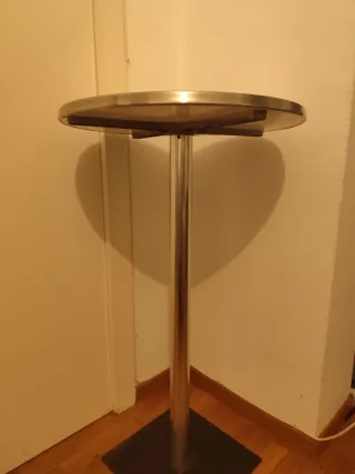 Tavolo alto rotondo in metallo e legno
