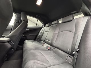 Lexus UX 2.0 250h Business