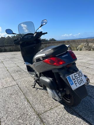 Yamaha Xmax 250