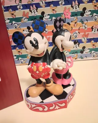 Figura Jim Shore Mickey y Minnie Corazón