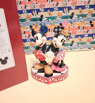 Figura Jim Shore Mickey y Minnie Corazón