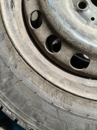 OFERTA! 2 NEUMÁTICOS PIRELLI NUEVOS con LLANTA