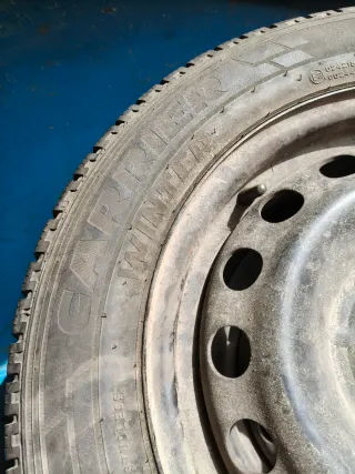 OFERTA! 2 NEUMÁTICOS PIRELLI NUEVOS con LLANTA