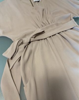 Vestito estivo Closet beige con tasche e fiocco