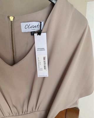 Vestito estivo Closet beige con tasche e fiocco