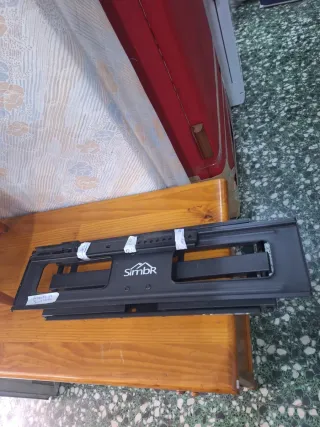 Soporte TV SIMBR diseñado de 32 a 70 pulgadas