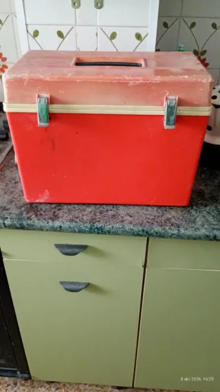 Nevera Portátil Vintage Roja