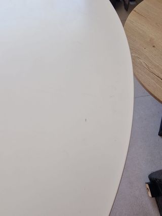 Mesa redonda blanca moderna