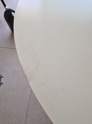 Mesa redonda blanca moderna