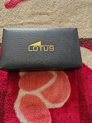 Reloj Lotus WR 100M Quartz Amarillo