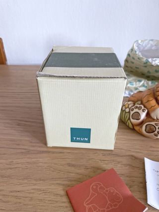 Thun tigri tigrotti abbracciati