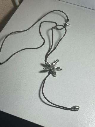 Colgante Uno de 50 Flor Plata