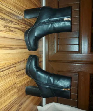 Botines plataforma Xti negros