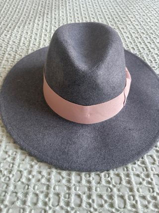 Sombrero Massimo Dutti Gris con Cinta salmon