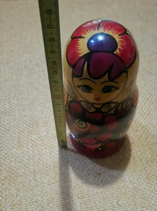 Matrioska russa vintage dipinta a mano
