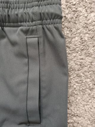 Pantalón corto gris azulado Adidas