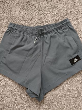 Pantalón corto gris azulado Adidas