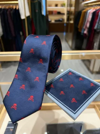 Conjunto Corbata y Pañuelo Scalpers Calaveras