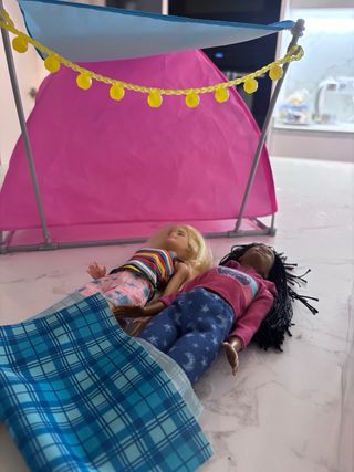 Tienda de campaña Barbie con accesorios