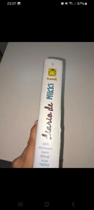 Diario de Nikki 4 - Una patinadora sobre hielo ...