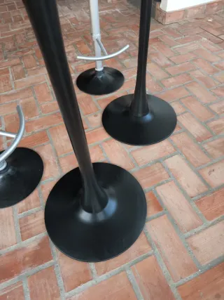 2 Mesas Altas y 2 Taburetes para Eventos y bares