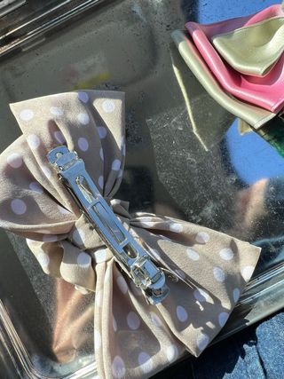 Fondo di magazzino: fiocchi e accessori