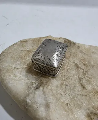 Scatolina vintage argento 925 incisa a mano