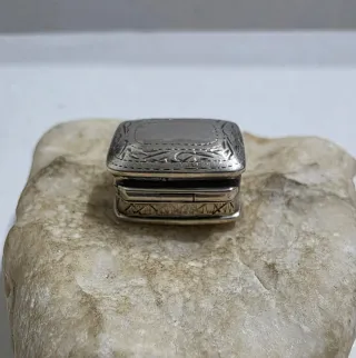 Scatolina vintage argento 925 incisa a mano