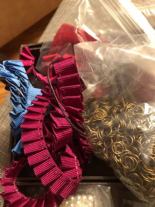 Lote abalorios, cintas, cierres y más