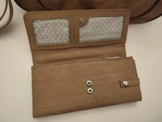 Bolso y monedero Kipling Camel